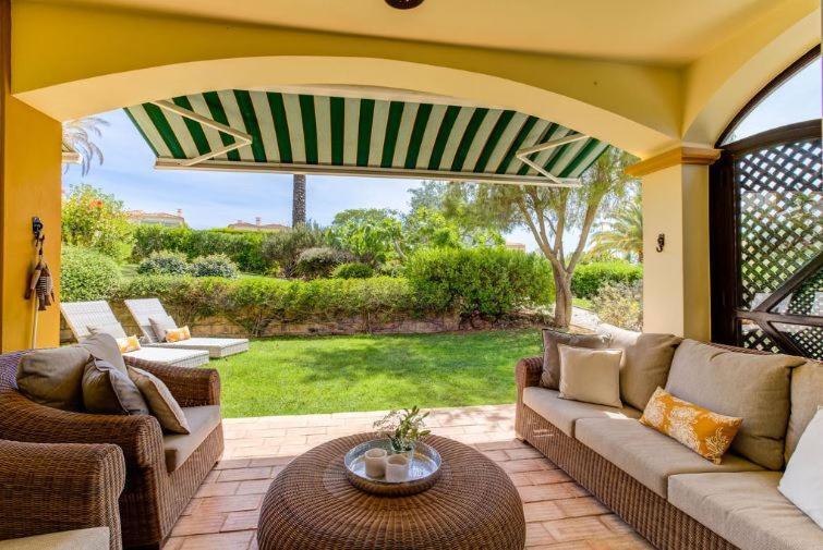 2Bedroom Bungalow Heated Shared Pool ,Near Carvoeiro And Ferrugudo Экстерьер фото